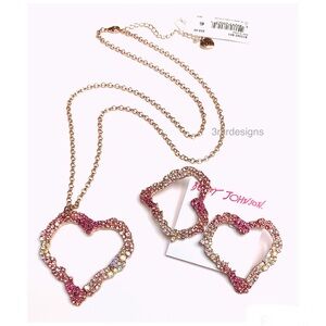 NWT Betsey J. 💋IN LOVE HEART Rose Gold Tone Metal Crystals Earrings & Necklace